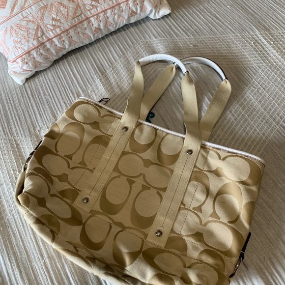 Coach Bag - Picture 2 of 7